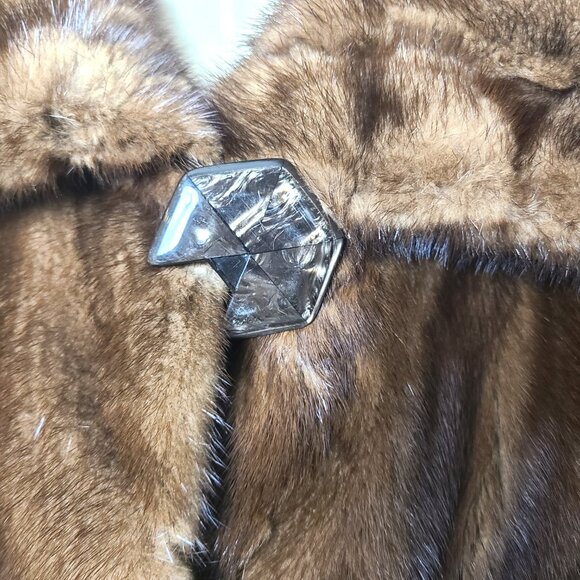 Adriana Furs Genuine Fur Coat – Made in Canada – Size 10–14 (Roomy) – Excellent - Picture 3 of 16